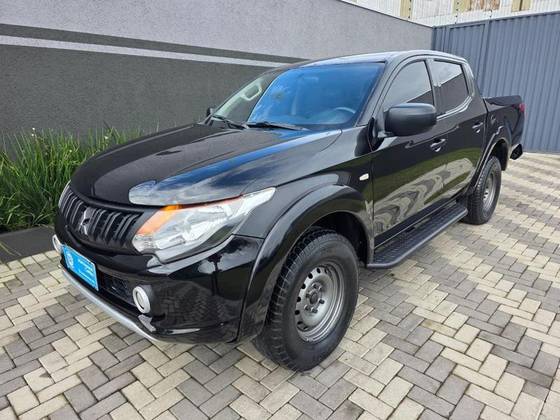 MITSUBISHI L200 TRITON 2.4 16V TURBO DIESEL GL CD 4X4 MANUAL MITSUBISHI L200 TRITON 2.4 16V TURBO DIESEL GL CD 4X4 MANUAL